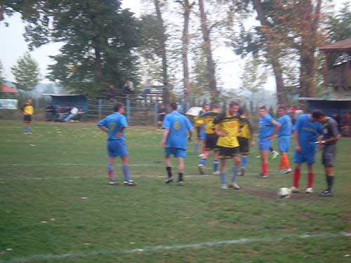 Foto Cupa Romaniei - Solaris Pribilesti si Vectrix Satulung (liga a IV-a) (c) eMaramures.ro